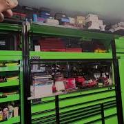 Как и где скрепляются болтами инструментальные ящики ICON ICON Harborfreight