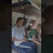 Под окном широким Под окном высоким Вишня белоснежная цветёт