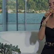 Bengü Sen Bir çiceksin Canli şeffaf Oda