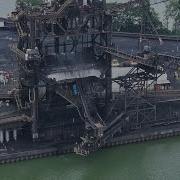 Разгрузка угольного поезда в 90 летней угольной башне угольный док NS Sandusky в действии