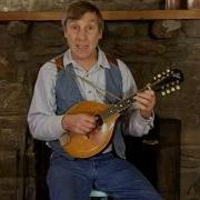 How To Play The Mandolin Wayne Erbsen Teaches The D Scale On The Mandolin