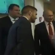 Как Путин жестами показывает охране кого убрать от себя Эксклюзив Видео