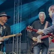 Surprising Guitar Duel Joe Bonamassa Tommy Emmanuel Josh Smith