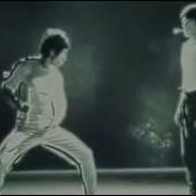 Bruce Lee Be Like Water Inspirational