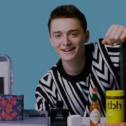 10 Things Noah Schnapp Can T Live Without 10 Essentials