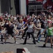Visalus World S Largest Flash Mob Universal City Walk