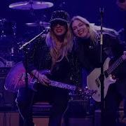 Dany And Orianthi Cover Back In Black She Gifts Her Her Guitar
