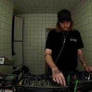 Lebendig Peryl LIVE April 17 6pm 7pm