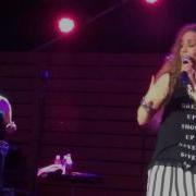 2017 Amanda Marshall Concert 06 Fall From Grace