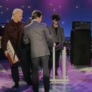 Dick Clark Interviews Grace Slick On American Bandstand