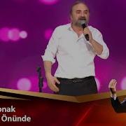 Volkan Konak Penceresi Önünde