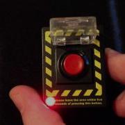 Self Destruct Button Keychain 自爆ボタン