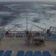 QE2 Dec 2004 3