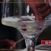 How To Make Our Show Stopping Stars Floating Berries Trifle