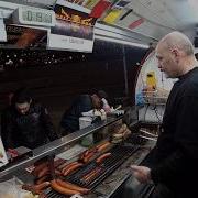 Helldog Kastar Korven På Marken