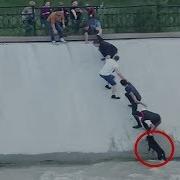 Most Intense Human Chain Ever Rescues Dog Stranded In Canal The Dodo