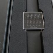 Обзор QLOCKTWO W