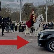 King S Guards Perform Unusual STOP For Traffic