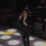 Murat Kurşun Dev Orkestrası İle Sahnede Sevdalandım Şarkısını Söylüyor