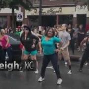 Worlds Largest Simultaneous Flash Mob Body By Vi