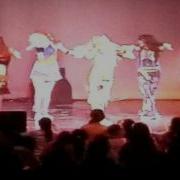 HUCKAPOO S PERFORMANCE MOMENTS