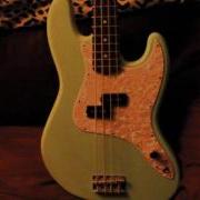 Mark Hoppus Bass Review