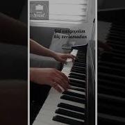 Dünyadan Uzak Sakiler Piyano Enstrumantal