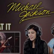 MY SISTER REACTS TO MICHAEL JACKSON FOR THE FIRST TIME BEAT IT REACTION