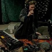 Grimes Be A Body Live On KEXP