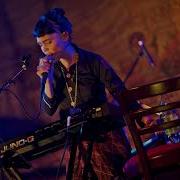 Grimes Unknown Live The Apollo Aug 10th 2010