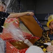 Exploding Christmas Presents OT 32