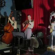 Flatbroke Trio Hellecaster Theme