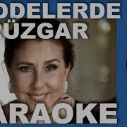 CADDELERDE RÜZGAR NİLÜFER Karaoke Sözleri COVER