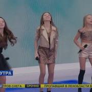 Группа SMUZI исполнила песню Летняя
