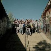 Deutsche Hooligans Singen Ein Bisschen Frieden