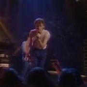 Daryl Hall John Oates Maneater LIVE