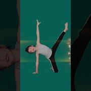 Буква H из людей