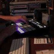 Maschine Mk2 Habit By Amy Vee Demo