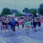 World S Largest Simultaneous Flash Mob Visalus Flash Mob Jacksonville Fl