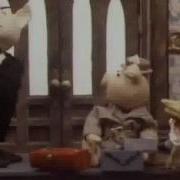 Huxley Pig The Reporter