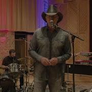 Trace Adkins Empty Chair Live Studio Performance