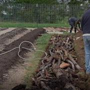 Building A Hügelkultur Bed In Heavy Clay Soil Part 2