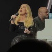 Turning Table Adele