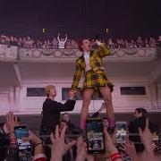 YUNGBLUD Braindead Live From NME Awards
