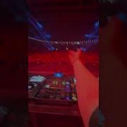 HERE S A TUTORIAL ON HOW TO DJ WITH ONE HAND Edm Raves Dj Dubstep