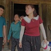 Uyên And Nhượng Beg For Forgiveness On Her Mother S Behalf But Are Rejected And Driven Away