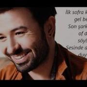 Yalın Sesinde Aşk Var Lyrics