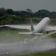 Wingtip Vortices Boeing 747 Queen Of The Air Taking Off