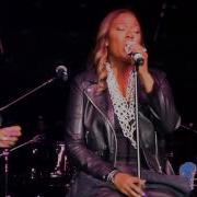 SWV Performing Use Your Heart Live