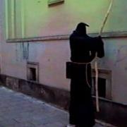 Живой памятник AVI